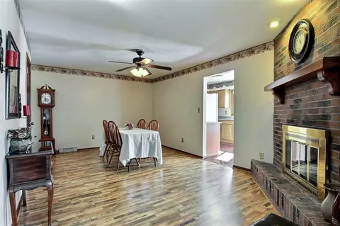 445 Northgate Dr, Crown Point, IN 46307 photo 2