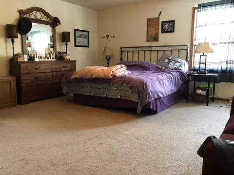 7410 S Rustic Dr, De Motte, IN 46310 photo 6