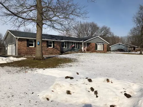 7410 S Rustic Dr, De Motte, IN 46310 photo 1