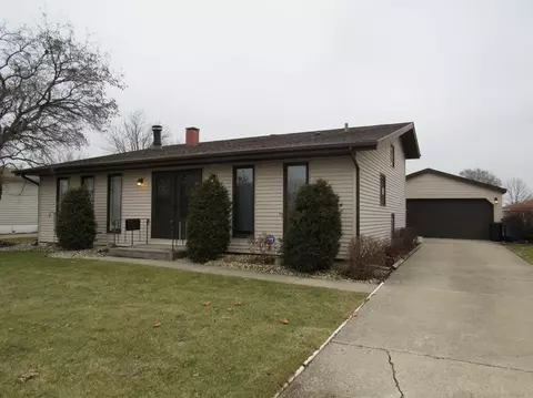 1223 Cedar Ln, Dyer, IN 46311 photo 1