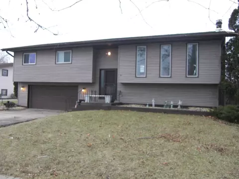 1229 Cedar Ln, Dyer, IN 46311 photo 1