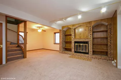 17815 Exchange Ave, Lansing, IL 60438 photo 2