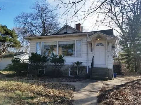 8733 Pine Ave, Gary, IN 46403 photo 2