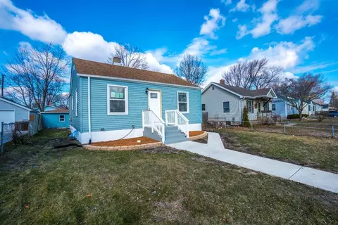 218 N Jay St, Griffith, IN 46319 photo 2