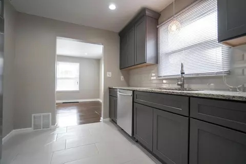 218 N Jay St, Griffith, IN 46319 photo 7