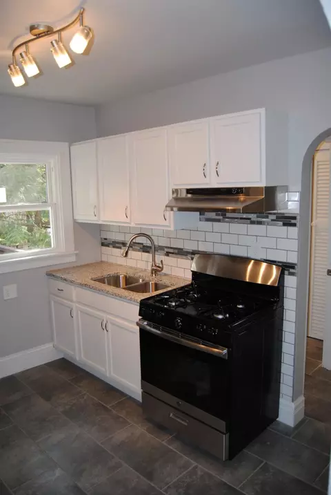 1442 N Colfax St, Griffith, IN 46319 photo 2