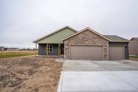 415 W Central St, Wheatfield, IN 46392 photo 2