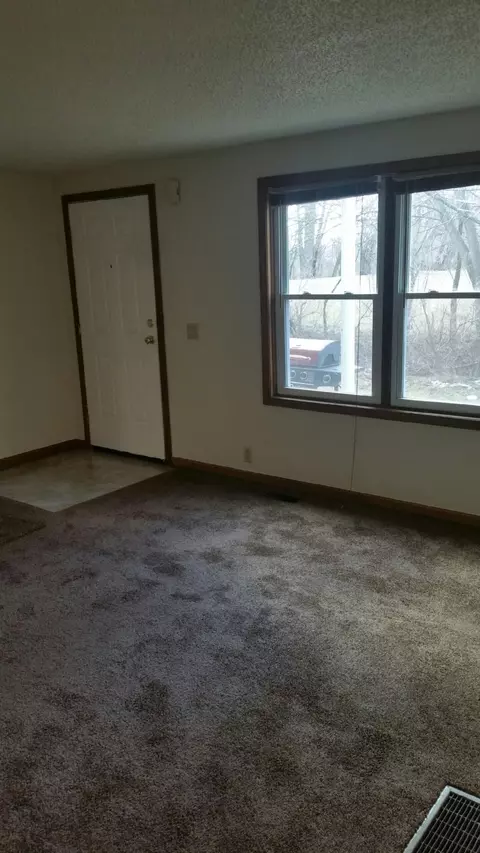 16 Maxwell St, Hebron, IN 46341 photo 4
