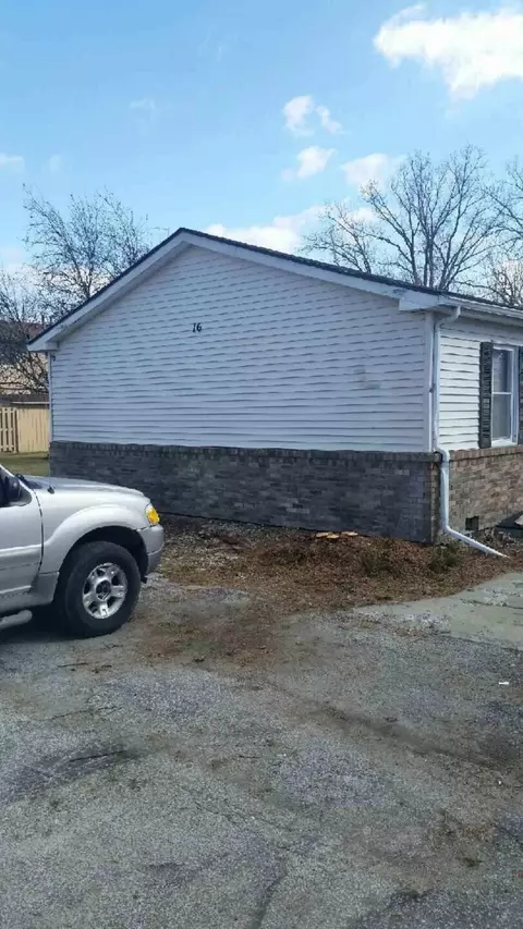 16 Maxwell St, Hebron, IN 46341 photo 3