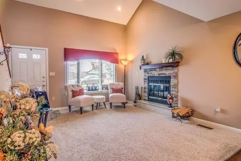 1837 Springvale Dr, Crown Point, IN 46307 photo 4