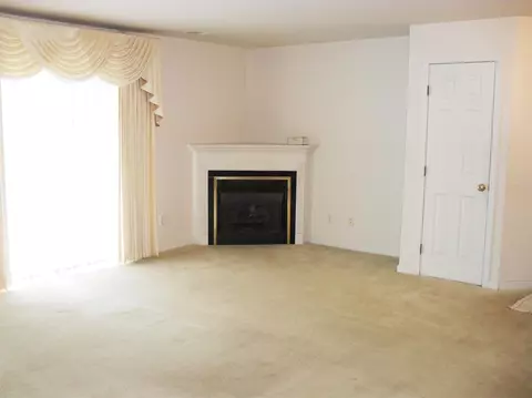 2640 Georgetowne Dr #C1, Highland, IN 46322 photo 3