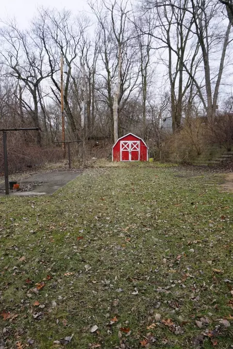 150 N Henry St, Gary, IN 46403 photo 4