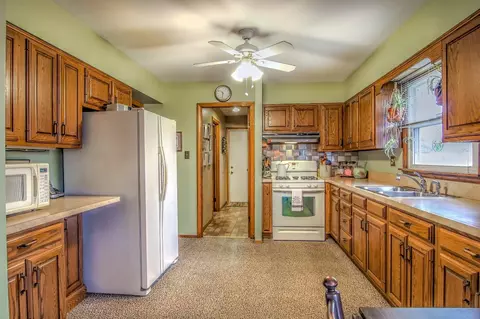 256 Elizabeth Dr, Crown Point, IN 46307 photo 9
