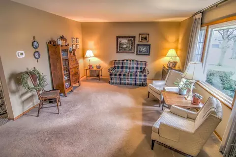 256 Elizabeth Dr, Crown Point, IN 46307 photo 5
