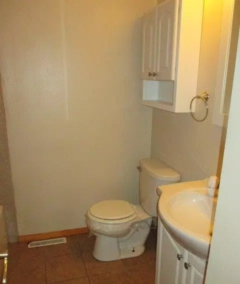 1332 N Lafayette St, Griffith, IN 46319 photo 4