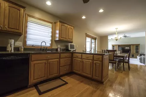 1766 Silver Hawk Dr, Crown Point, IN 46307 photo 4