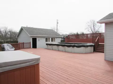 403 N Wiggs St, Griffith, IN 46319 photo 5