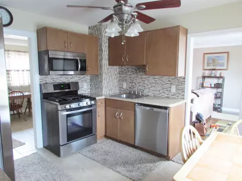 403 N Wiggs St, Griffith, IN 46319 photo 8