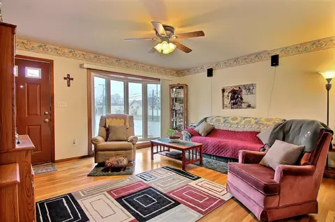 446 Florence St, Hammond, IN 46324 photo 3