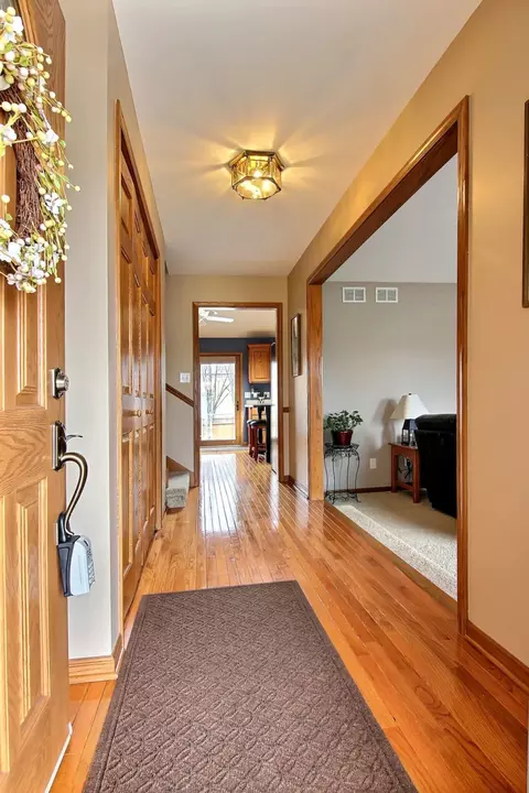 2532 Perry Ct, Dyer, IN 46311 photo 4