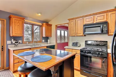 2532 Perry Ct, Dyer, IN 46311 photo 9