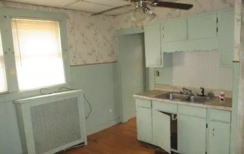 1047 Jackson St, Gary, IN 46402 photo 4
