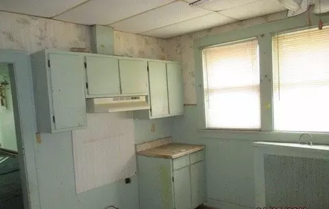 1047 Jackson St, Gary, IN 46402 photo 5