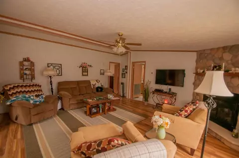10385 N 583, De Motte, IN 46310 photo 3