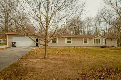 10385 N 583, De Motte, IN 46310 photo 1