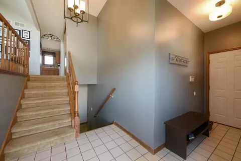 8996 King Pl, Crown Point, IN 46307 photo 2