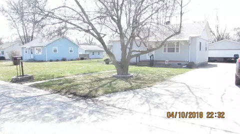 305 Cedar St, Crown Point, IN 46307 photo 2