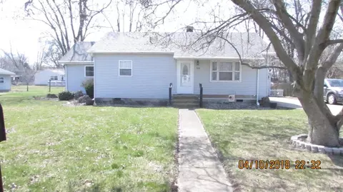 305 Cedar St, Crown Point, IN 46307 photo 1