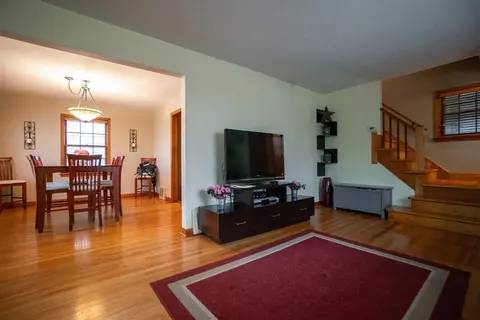 320 Beverly Pl, Munster, IN 46321 photo 2