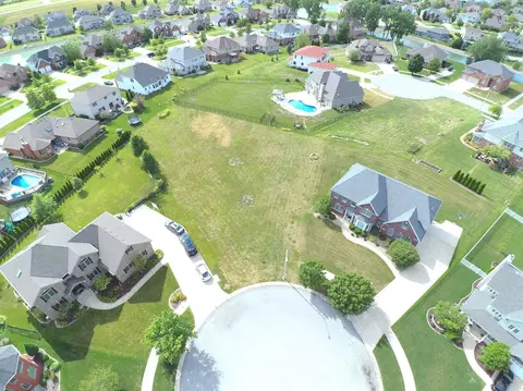 221 Cornwall Cir, Munster, IN 46321 photo 3