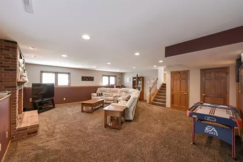 659 N Oriole Ct, Griffith, IN 46319 photo 8