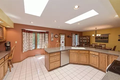 659 N Oriole Ct, Griffith, IN 46319 photo 3