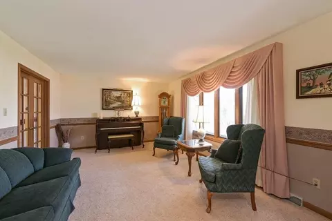 659 N Oriole Ct, Griffith, IN 46319 photo 4