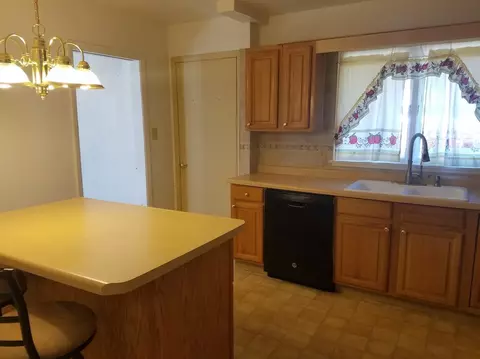 6725 Birch Pl, Gary, IN 46403 photo 8