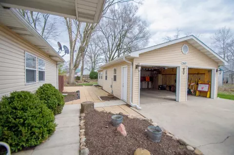 23619 Ivy St, Schneider, IN 46376 photo 24