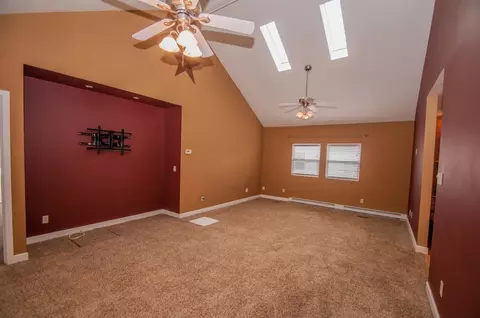 23619 Ivy St, Schneider, IN 46376 photo 4