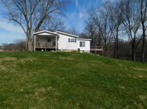 845 E 75, Winamac, IN 46996 photo 6
