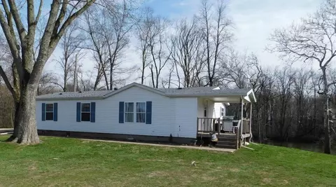 845 E 75, Winamac, IN 46996 photo 1