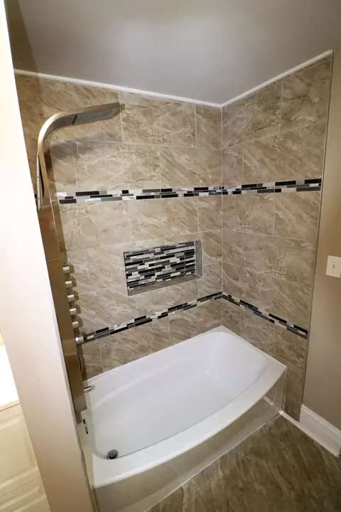 6758 Birch Pl, Gary, IN 46403 photo 9