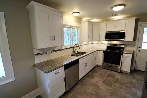 6758 Birch Pl, Gary, IN 46403 photo 3