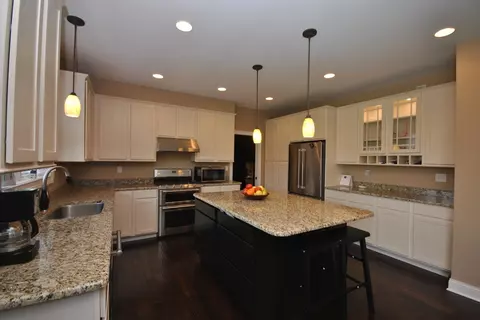 1111 Cornwallis Ln, Munster, IN 46321 photo 5