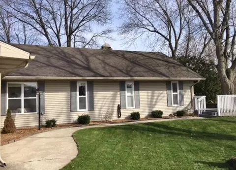 967 Apache Ct, Crown Point, IN 46307 photo 2