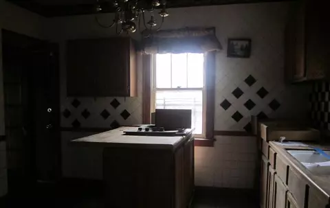 726 Garfield St, Gary, IN 46404 photo 2