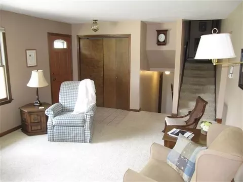 6853 Tranquility Dr, De Motte, IN 46310 photo 5