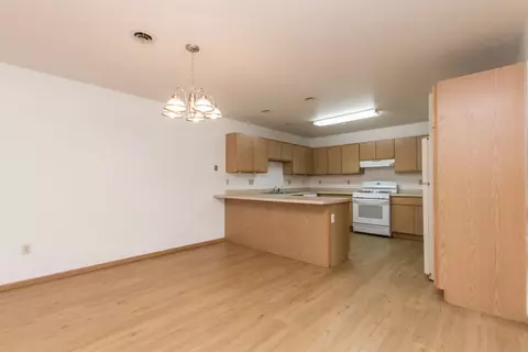 586 Hidden Oak Dr, Hobart, IN 46342 photo 10