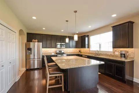 2353 Walker Dr, Valparaiso, IN 46385 photo 4